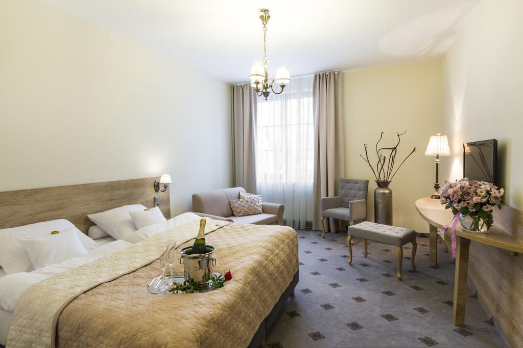 Hotel Notabene Świdnik Habitación foto
