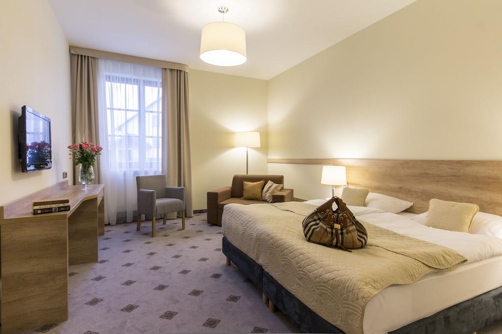 Hotel Notabene Świdnik Habitación foto